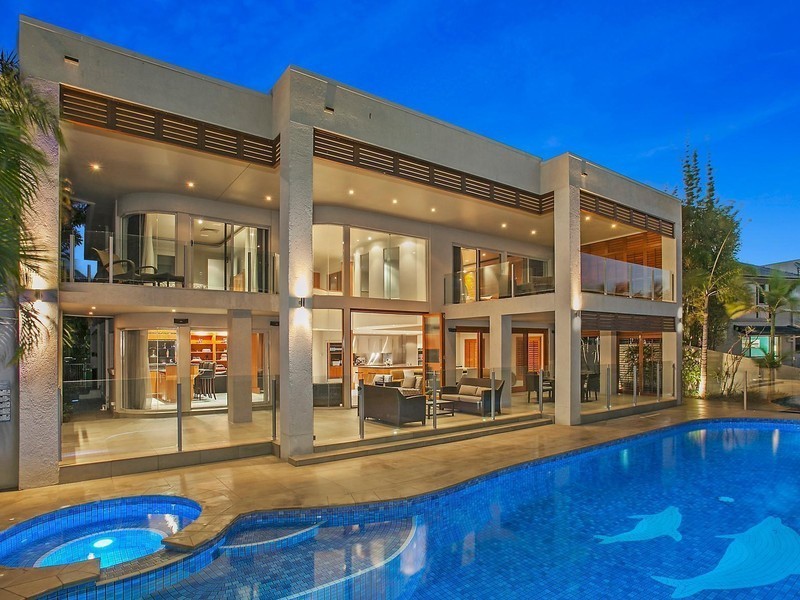 12 San Simeon Drive, Clear Island Waters QLD 4226