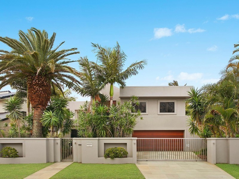 12 San Simeon Drive, Clear Island Waters QLD 4226