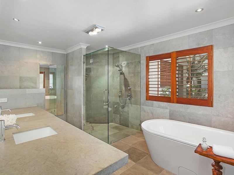 12 San Simeon Drive, Clear Island Waters QLD 4226
