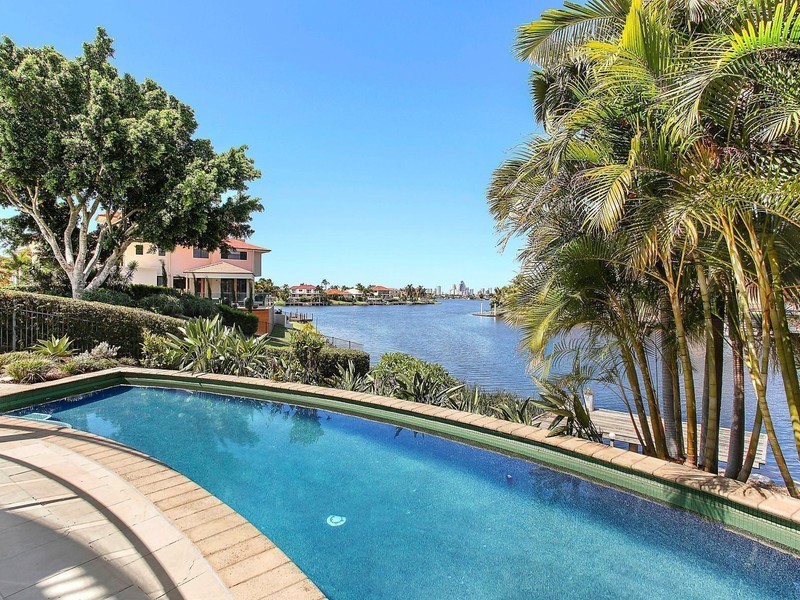 29 Istana View, Clear Island Waters QLD 4226
