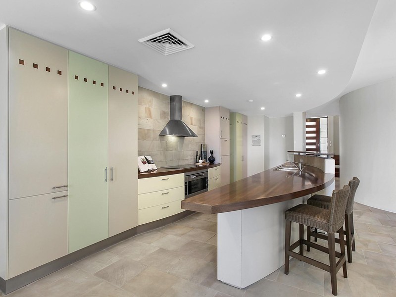 29 Istana View, Clear Island Waters QLD 4226