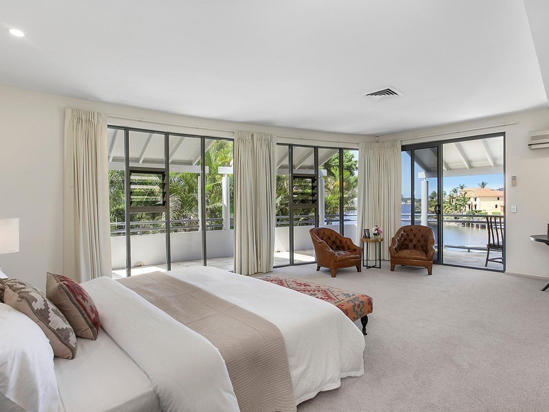 29 Istana View, Clear Island Waters QLD 4226