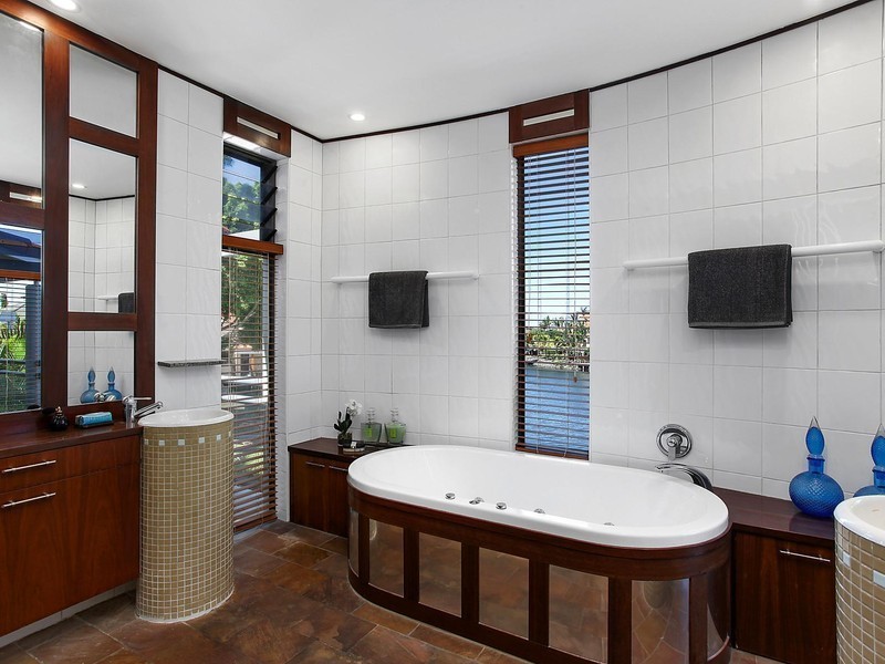 29 Istana View, Clear Island Waters QLD 4226