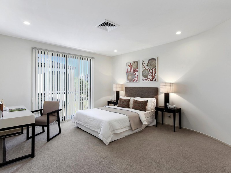 29 Istana View, Clear Island Waters QLD 4226