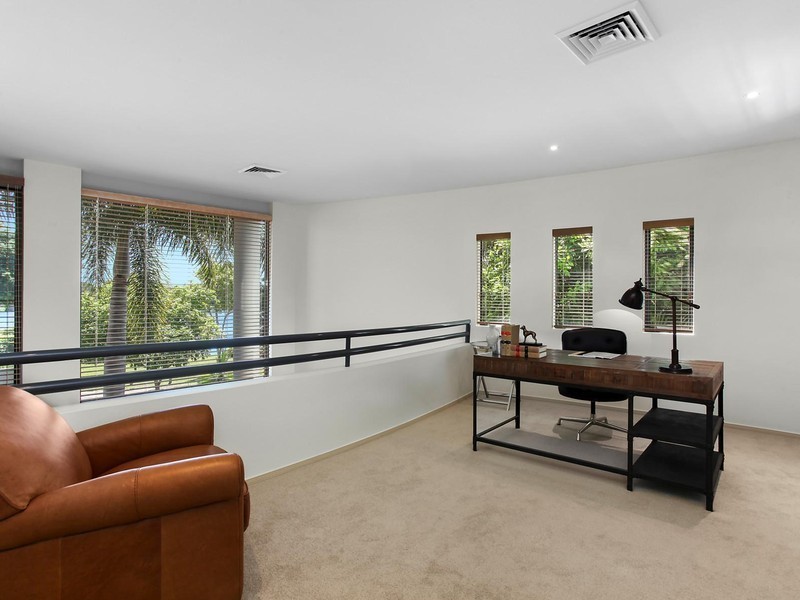 29 Istana View, Clear Island Waters QLD 4226