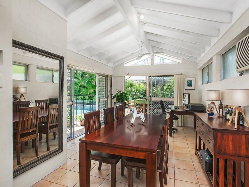 216 Benowa Road, Benowa QLD 4217