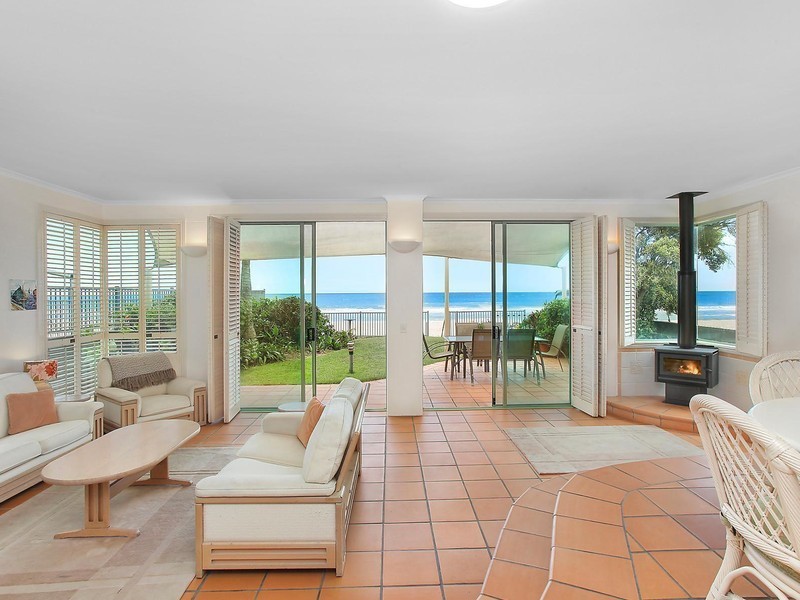 237 Jefferson Lane, Palm Beach QLD 4221