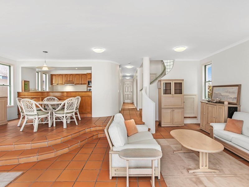 237 Jefferson Lane, Palm Beach QLD 4221