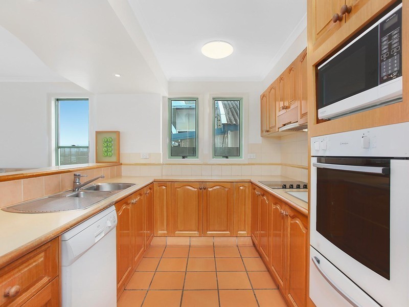 237 Jefferson Lane, Palm Beach QLD 4221