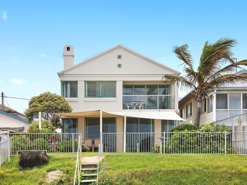 237 Jefferson Lane, Palm Beach QLD 4221