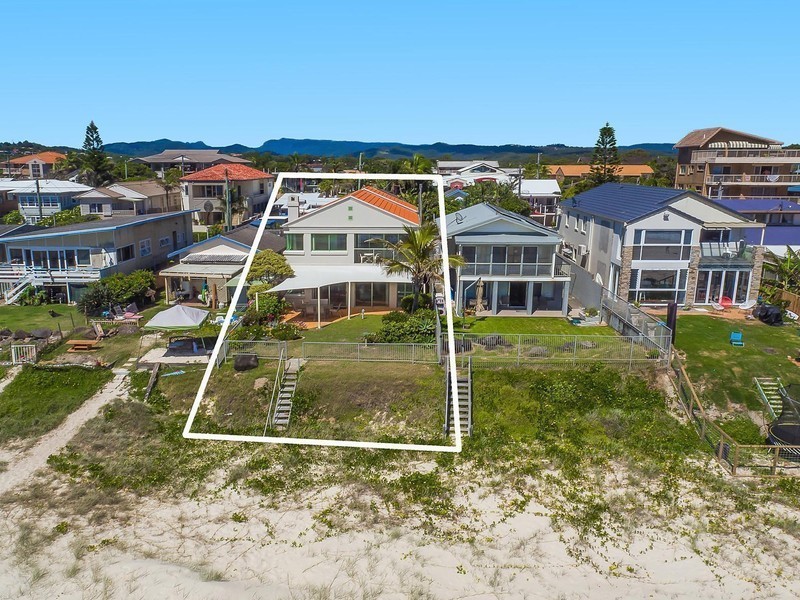 237 Jefferson Lane, Palm Beach QLD 4221