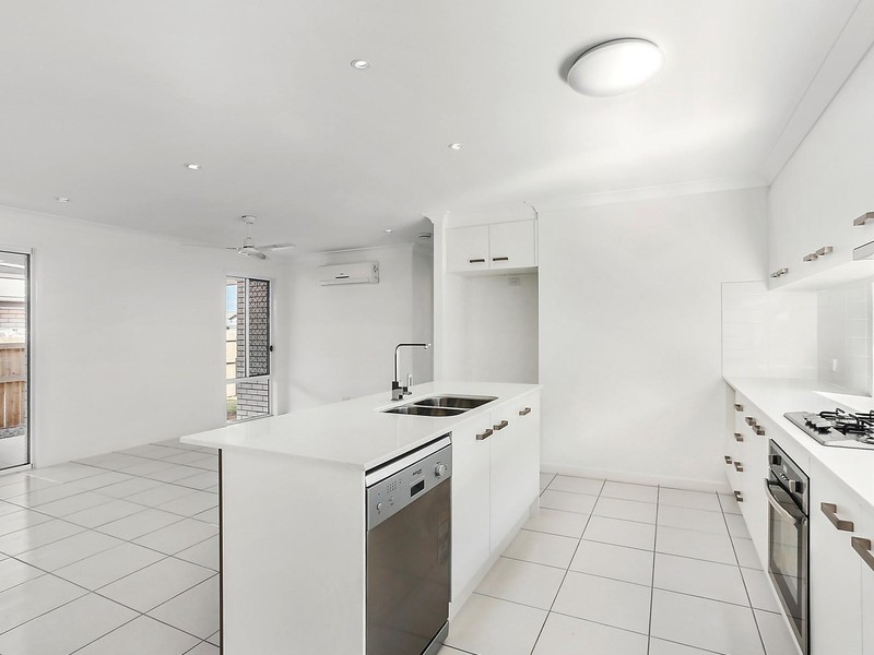 5 Pinehill Street, Yarrabilba QLD 4207