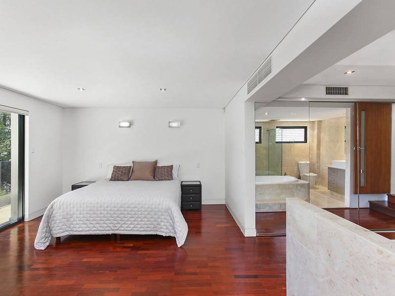 19 Wells Street, Southport QLD 4215