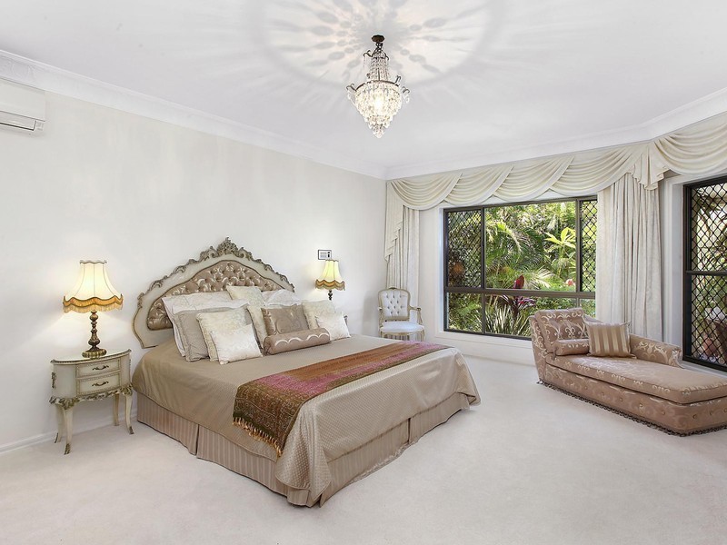 19 Donegal Crescent, Sorrento QLD 4217