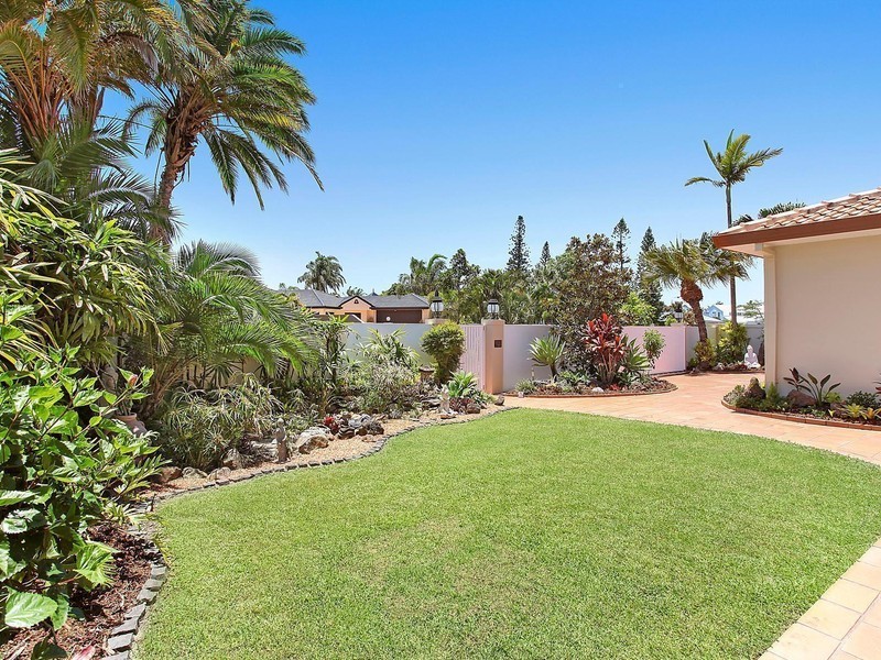 19 Donegal Crescent, Sorrento QLD 4217