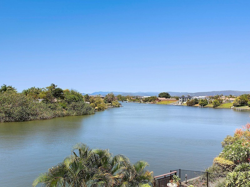 19 Donegal Crescent, Sorrento QLD 4217