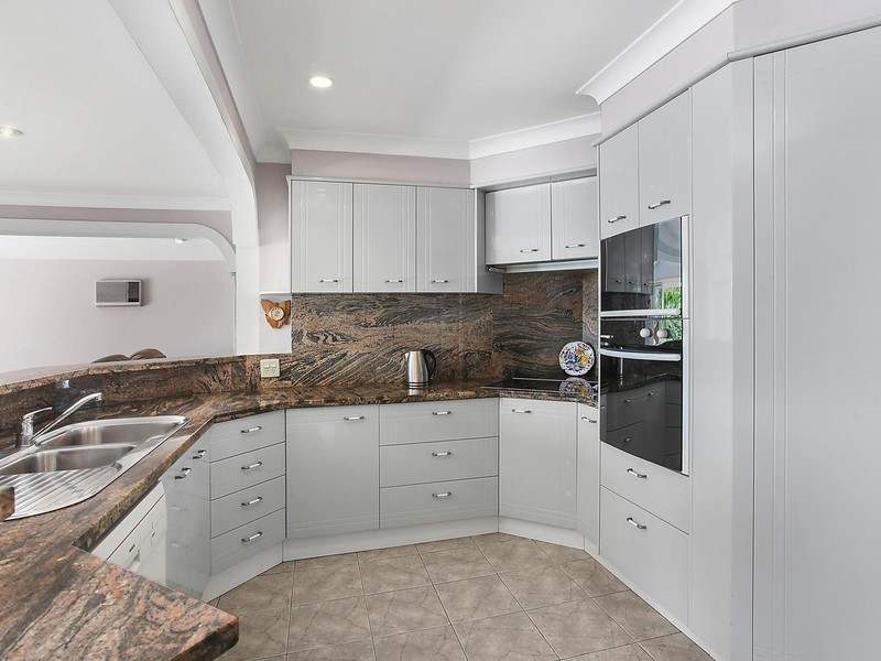 167 Monaco Street, Broadbeach Waters QLD 4218