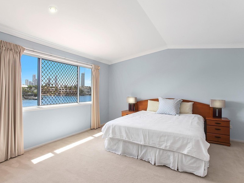 167 Monaco Street, Broadbeach Waters QLD 4218