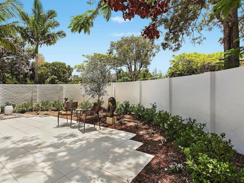 8/9 Freyburg Street, Sorrento QLD 4217