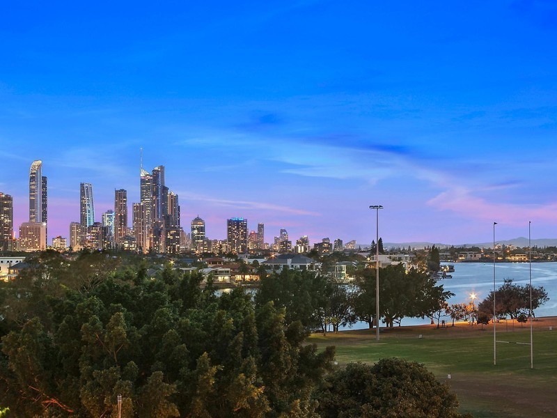 805/2 Aqua Street, Southport QLD 4215