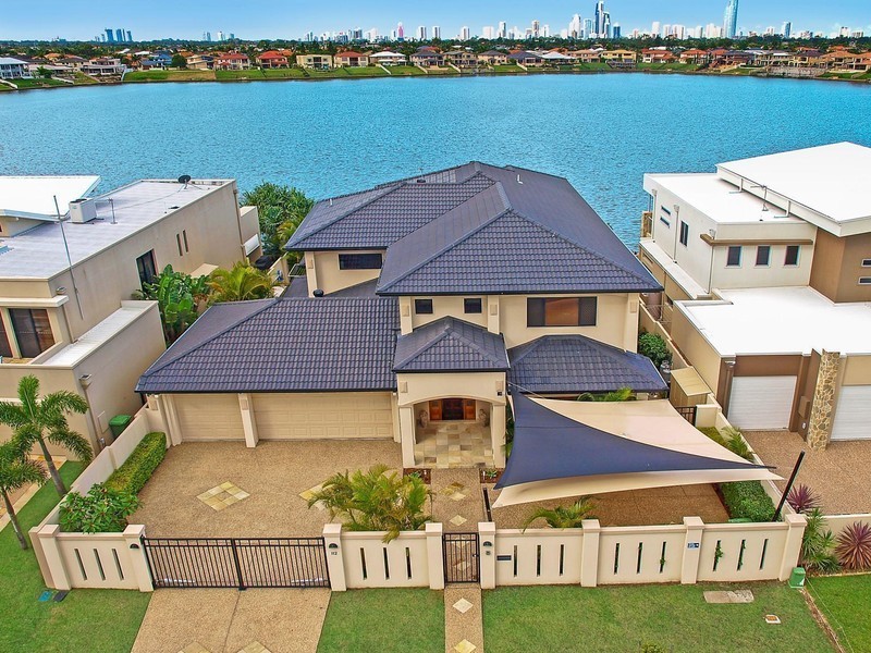 112 Sir Bruce Small Boulevard, Benowa Waters QLD 4217