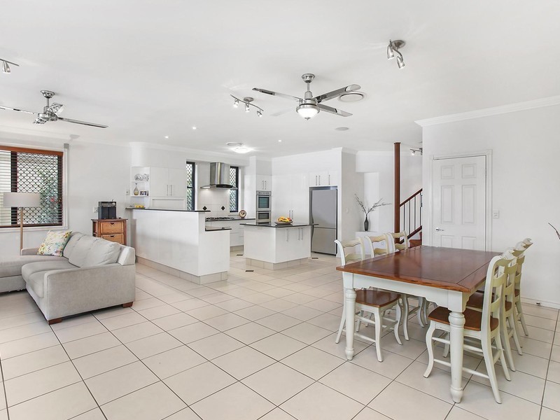 112 Sir Bruce Small Boulevard, Benowa Waters QLD 4217