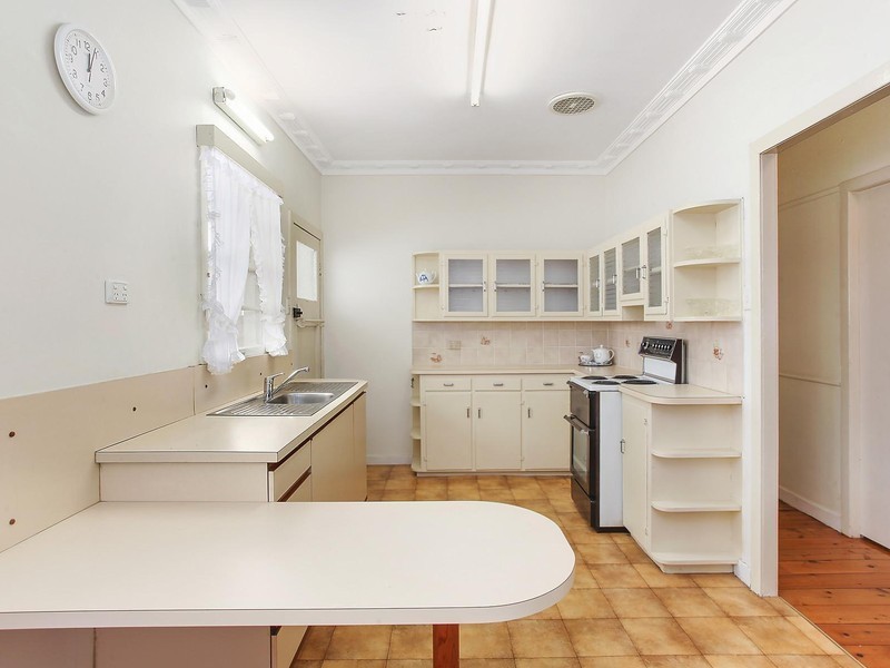 204 Surf Parade, Surfers Paradise QLD 4217