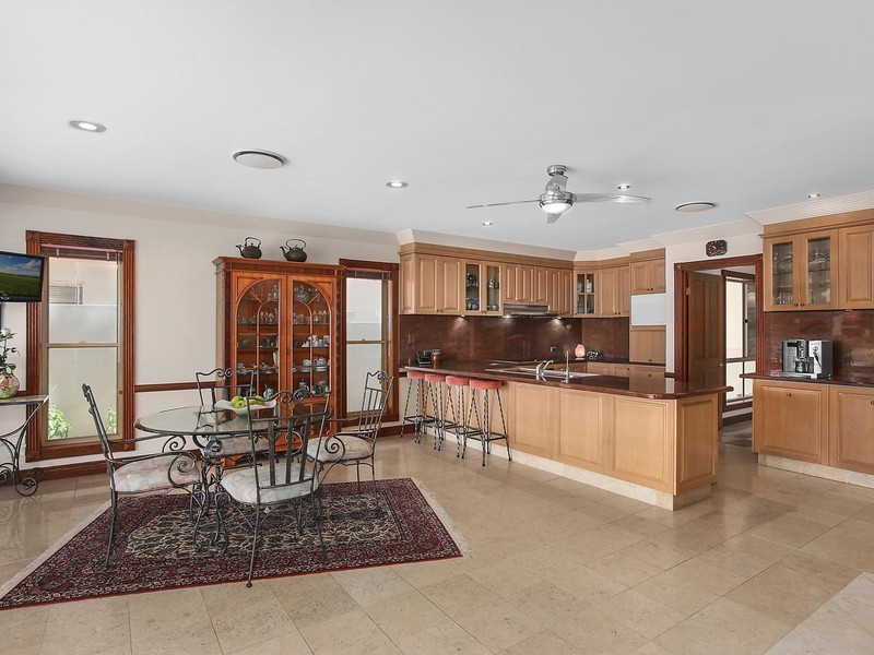15 Sir Bruce Small Boulevard, Benowa Waters QLD 4217