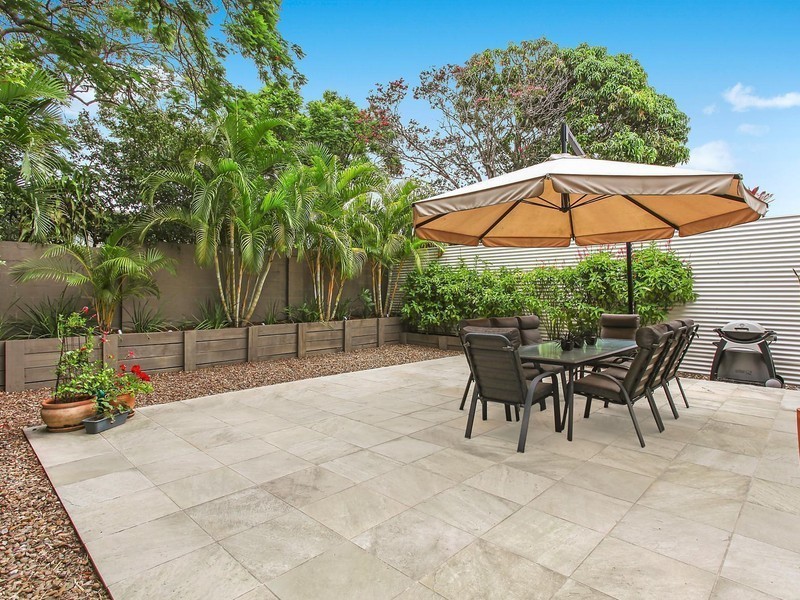 31 Sydney Street, Labrador QLD 4215