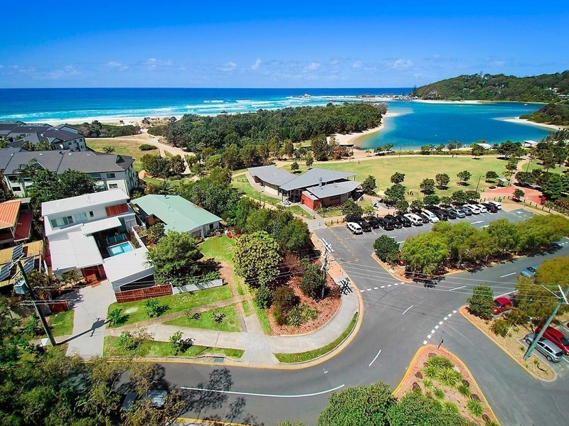 949 Gold Coast Highway, Palm Beach QLD 4221