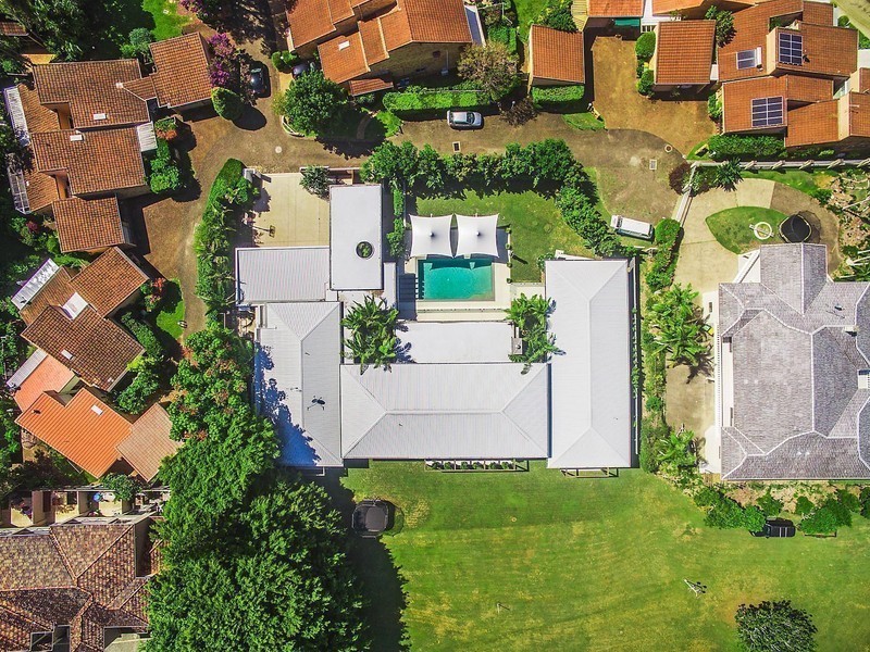 33 Vespa Crescent, Isle Of Capri QLD 4217