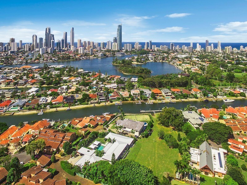 33 Vespa Crescent, Isle Of Capri QLD 4217