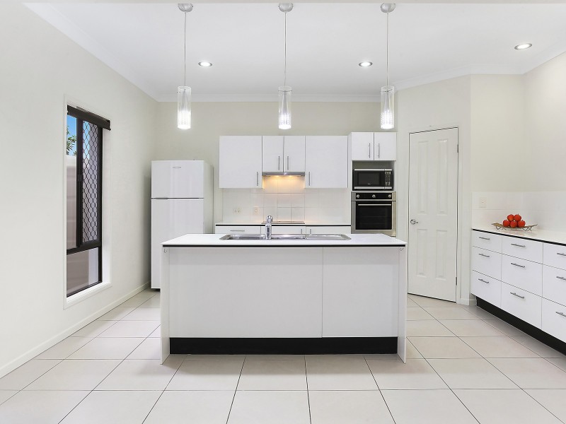 15 Kelsey Circuit, Nerang QLD 4211