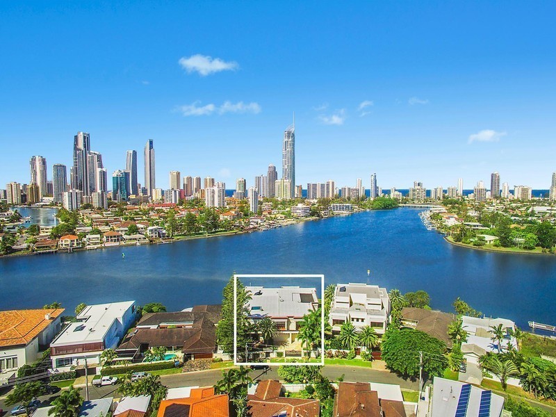 41 The Promenade, Isle Of Capri QLD 4217