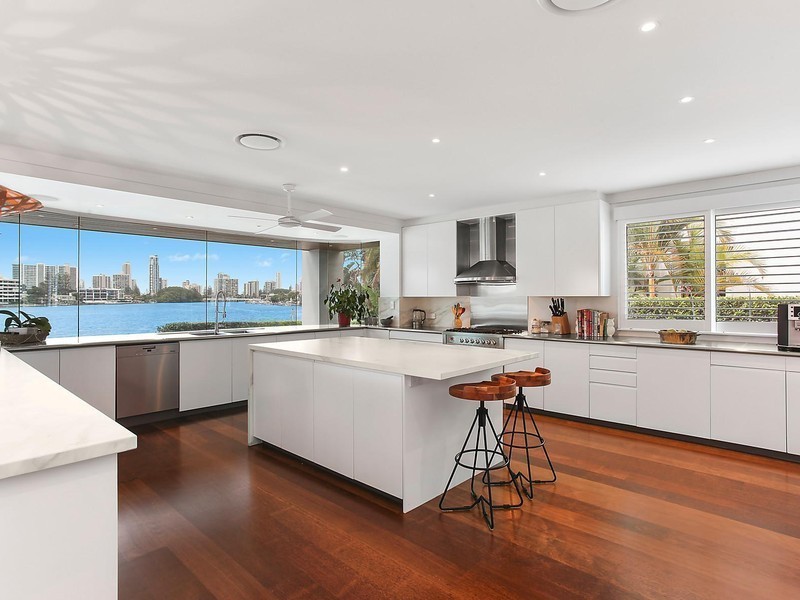 41 The Promenade, Isle Of Capri QLD 4217