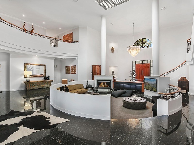 41 The Promenade, Isle Of Capri QLD 4217