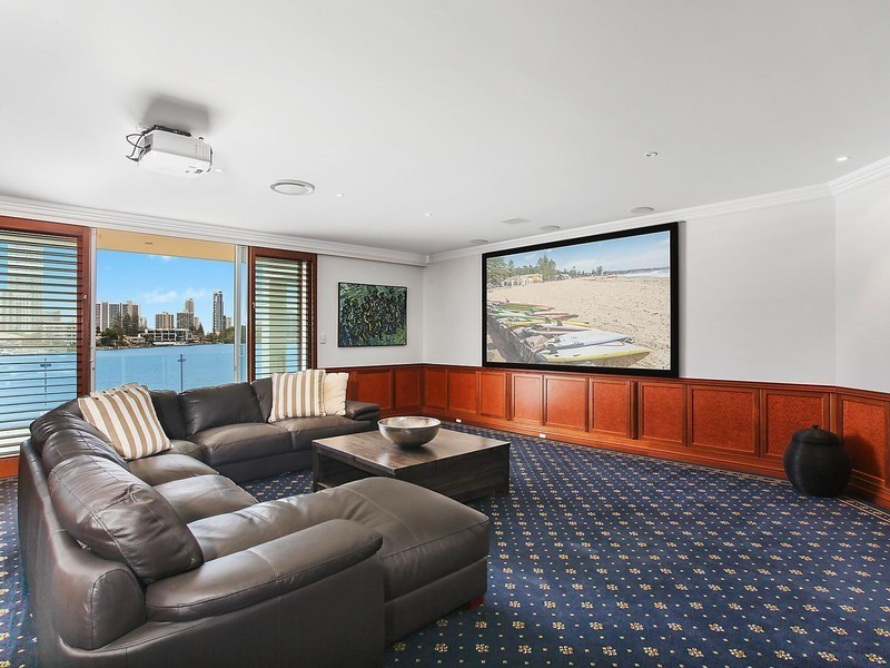 41 The Promenade, Isle Of Capri QLD 4217