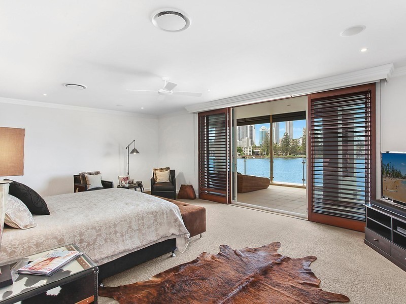 41 The Promenade, Isle Of Capri QLD 4217