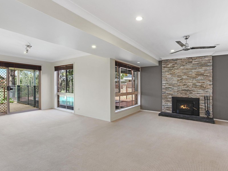 18 Ben Hogan Crescent, Parkwood QLD 4214