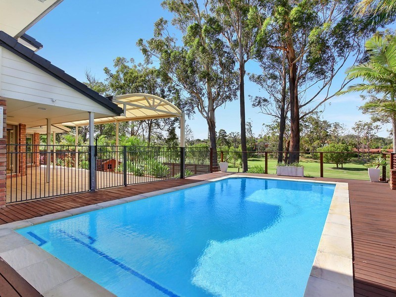 18 Ben Hogan Crescent, Parkwood QLD 4214