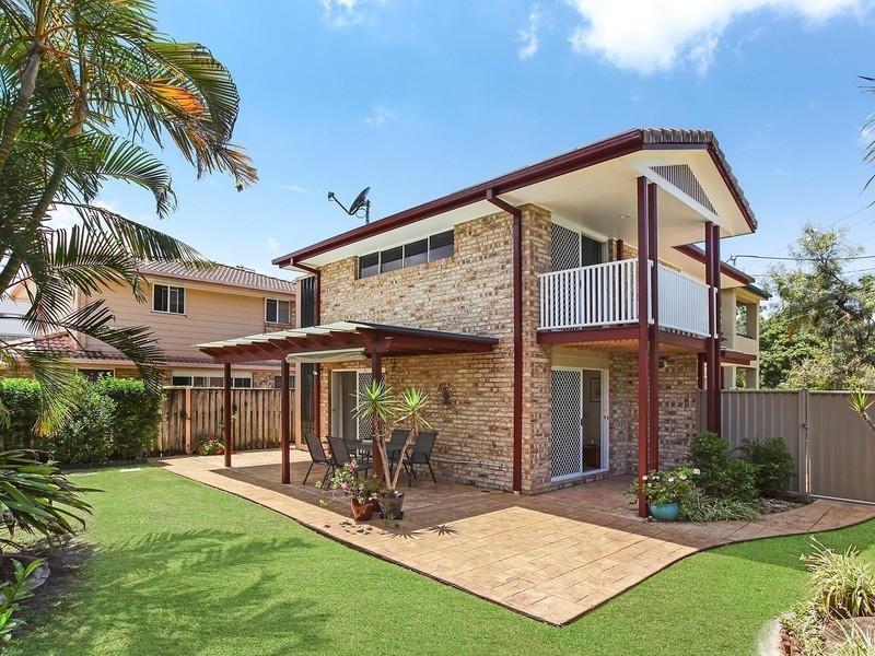 1/5 Philippine Parade, Palm Beach QLD 4221