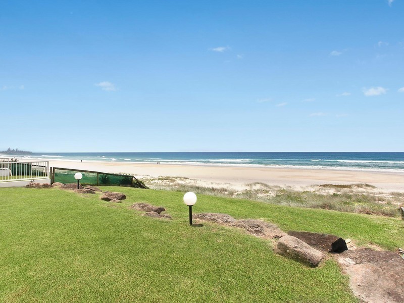 61 Jefferson Lane, Palm Beach QLD 4221