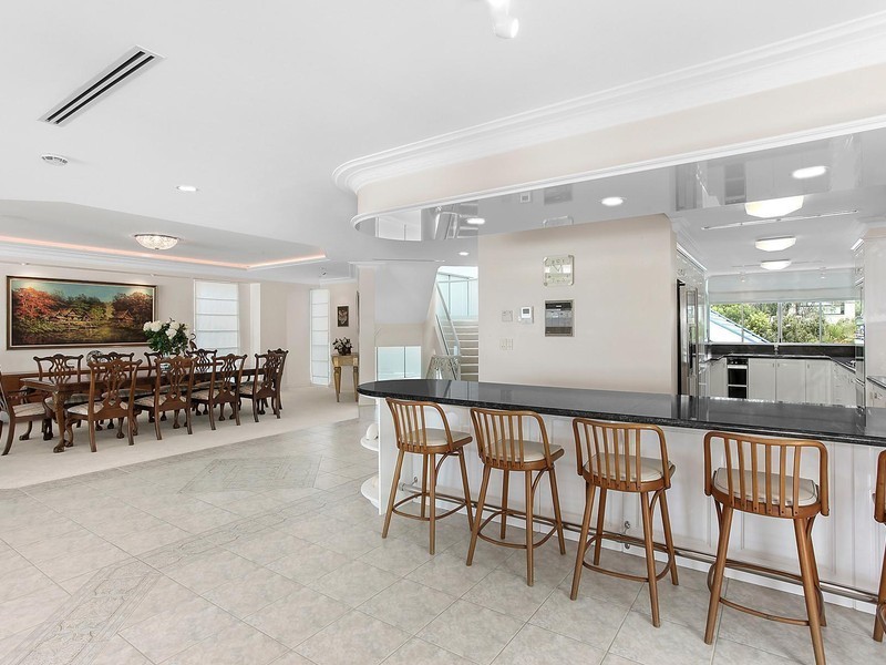 61 Jefferson Lane, Palm Beach QLD 4221