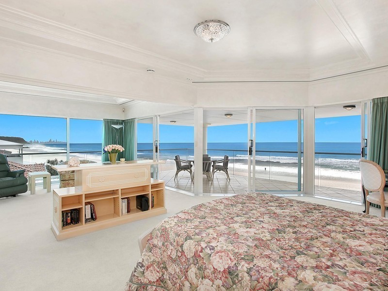 61 Jefferson Lane, Palm Beach QLD 4221