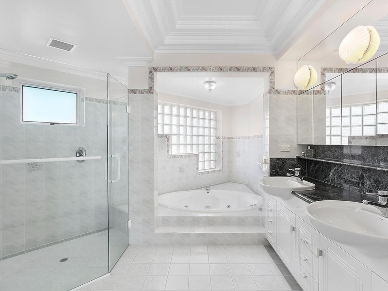 61 Jefferson Lane, Palm Beach QLD 4221