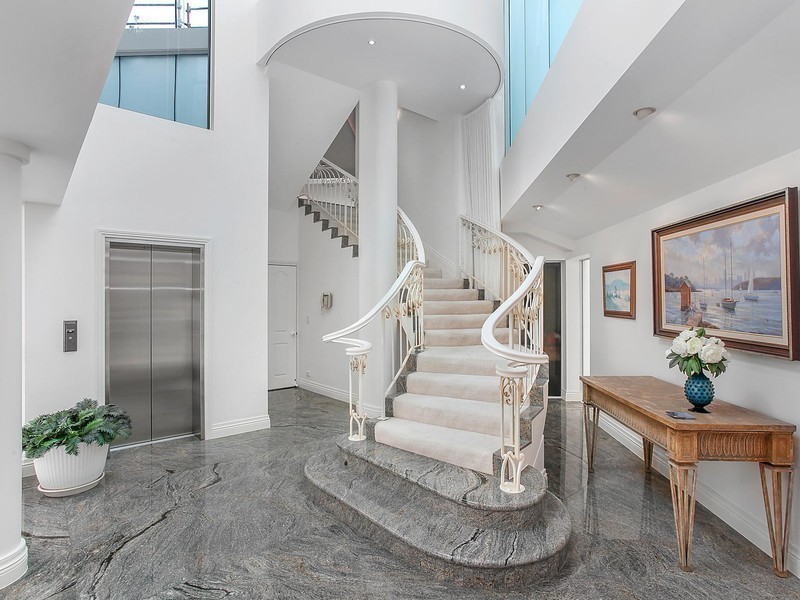 61 Jefferson Lane, Palm Beach QLD 4221