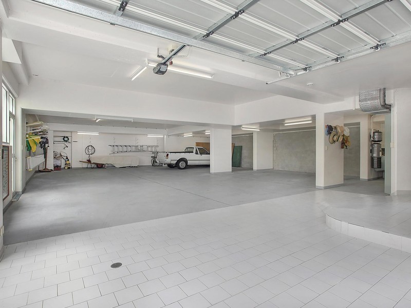 61 Jefferson Lane, Palm Beach QLD 4221