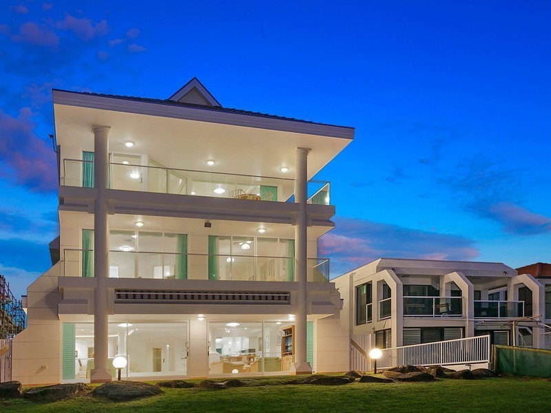 61 Jefferson Lane, Palm Beach QLD 4221