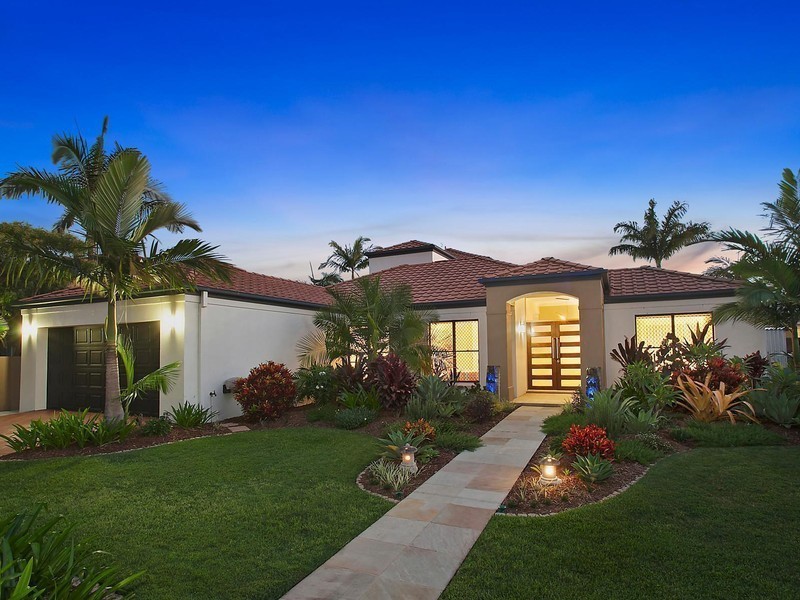35 Cayman Drive, Clear Island Waters QLD 4226