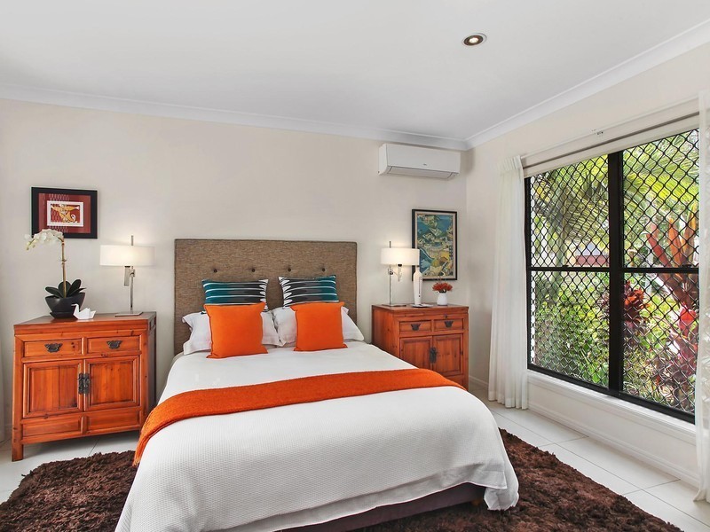 35 Cayman Drive, Clear Island Waters QLD 4226